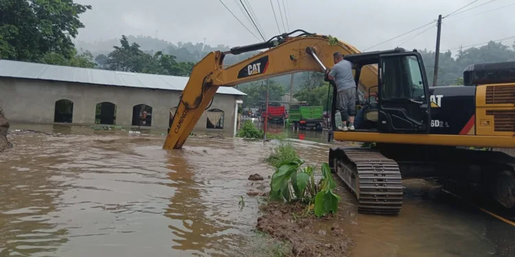 Inundaciones y evacuaciones por lluvias  en El Salvador, Guatemala y Honduras
