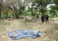 Personal de la Fuerza Pública de Costa Rica en una escena de homicidio.