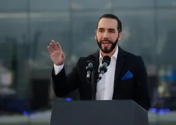 “Vamos a arreglar la economía”, insiste Nayib Bukele