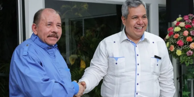 Dante Mossi sigue criticando al BCIE y defendiendo a la dictadura de Nicaragua