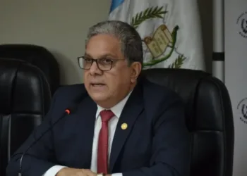 Ministro de Salud guatemalteco renuncia por “motivos personales”