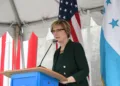 Embajadora de EEUU aboga por lucha contra corrupción y defensa de la democracia en Honduras