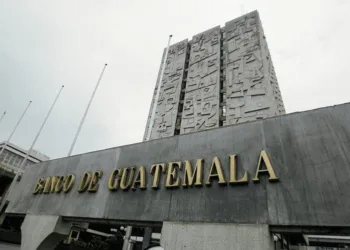 Guatemala cabildea para subir a grado de inversión la calificación soberana