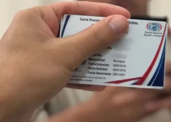 Costa Rica restituye derechos laborales y otros a solicitantes de refugio