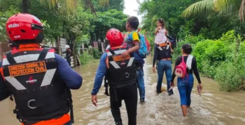 Sube a 2,196 los albergados en El Salvador debido a inundaciones y deslaves