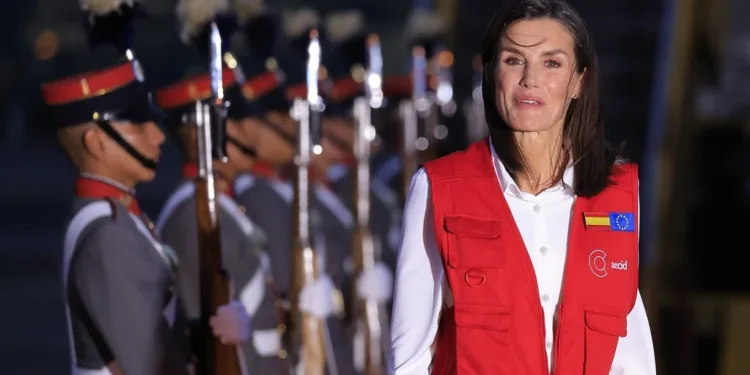 Reina de España comienza visita a proyectos de cooperación en Guatemala