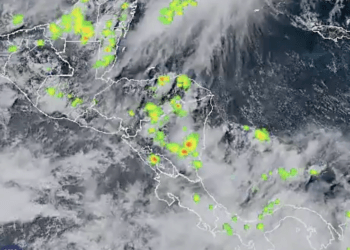 Abundantes lluvias, un fallecido, inundaciones y daños viales en Centroamérica