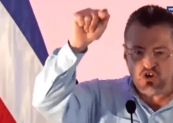 Presidente Chaves propone referéndum para anular fiscalización de la Contraloría