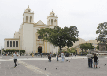 El Salvador disminuye el nivel de alerta por lluvias pero autoridades advierten que riesgos continúan