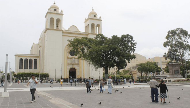 El Salvador disminuye el nivel de alerta por lluvias pero autoridades advierten que riesgos continúan