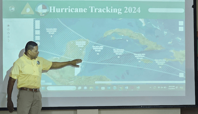 Belice advierte que el huracán Beryl podría tocar tierra al norte del país