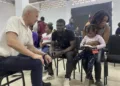 Jan Egeland, del Consejo Noruego para los Refugiados, durante su visita a Honduras en abril de 2023.