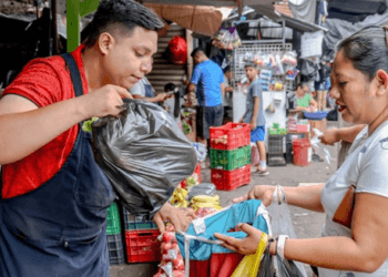 Presidente salvadoreño anuncia suspensión de aranceles de la canasta básica