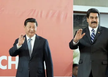 El dictador venezolano Nicolás Maduro junto al gobernante chino Xi Jingping.