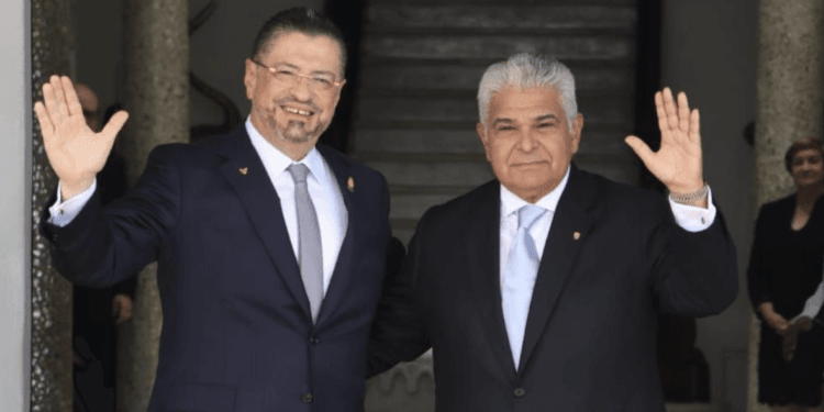 Presidente de Costa Rica se reúne con su homólogo panameño en visita oficial