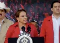 Xiomara Castro junto a su esposo, Mel Zelaya y su hijo, Hector Manuel Zelaya.