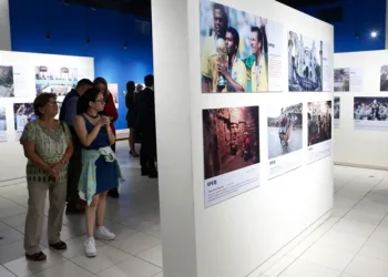 La Agencia EFE celebra 85 años con exposición fotográfica en El Salvador centrada en Latinoamérica
