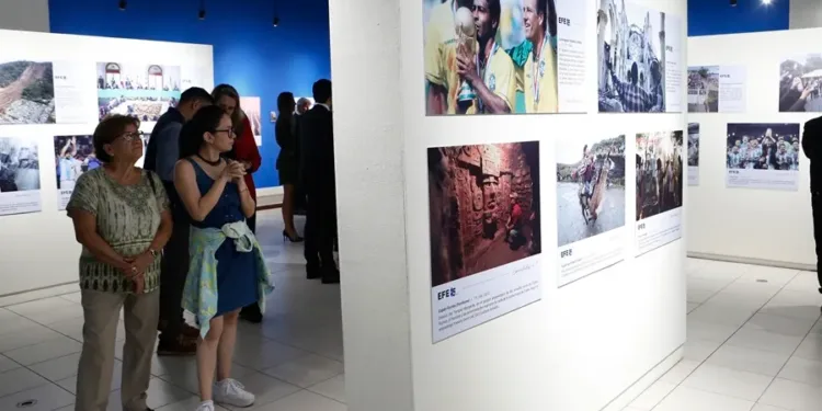 La Agencia EFE celebra 85 años con exposición fotográfica en El Salvador centrada en Latinoamérica