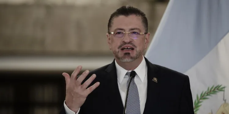 Democracia costarricense, entre el desencanto y el auge del populismo