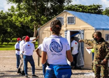 Panamá dará permiso humanitario a 112 migrantes que llegaron desde EEUU