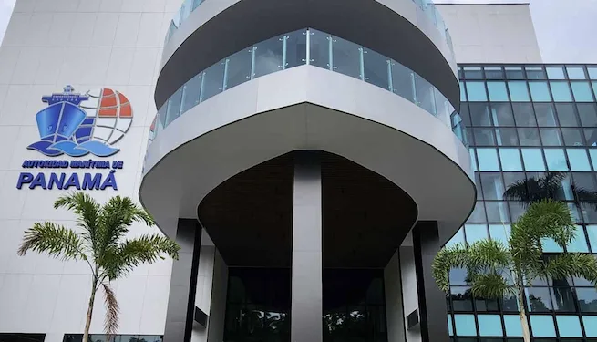 Panamá depura su registro marítimo y elimina 107 embarcaciones sancionadas