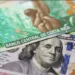 El colón costarricense cae a su mínimo histórico ante el dólar en 17 años