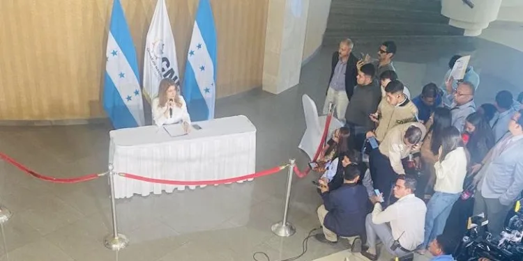 El desafío del silencio electoral en Honduras, donde las redes sociales están en vacío legal