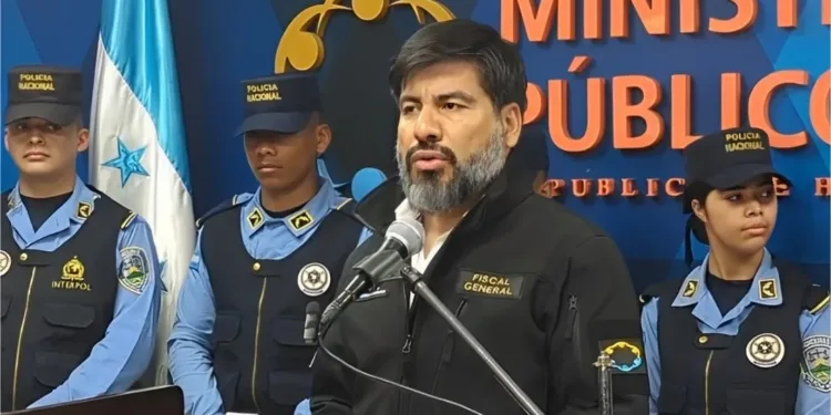 Fiscal general de Honduras cita a precandidatos liberales involucrados en guerra de acusaciones de fraude