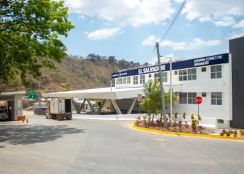 Guatemala y El Salvador refuerzan la integración aduanera en una reunión bilateral