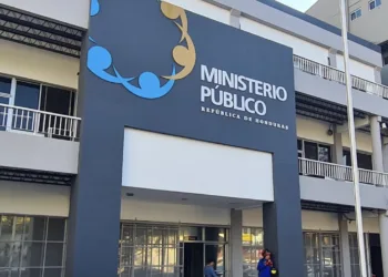 Fiscalía hondureña presenta requerimiento contra exdiputados y miembros de ONG por desvío de más $1 millón