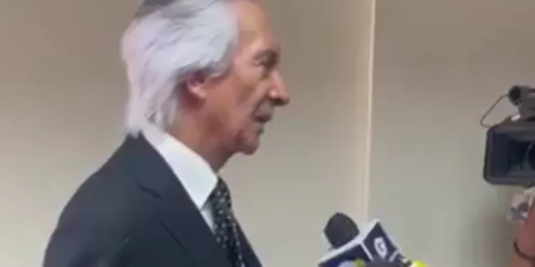 “Es una persecución irracional”, dice periodista guatemalteco tras la suspensión de audiencia judicial que lo mandaría a prisión de nuevo