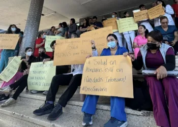 Hospital Escuela paralizado: médicos hondureños denuncian tres meses sin salario