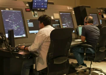 Investigan interferencias en frecuencias de aviación en Guatemala