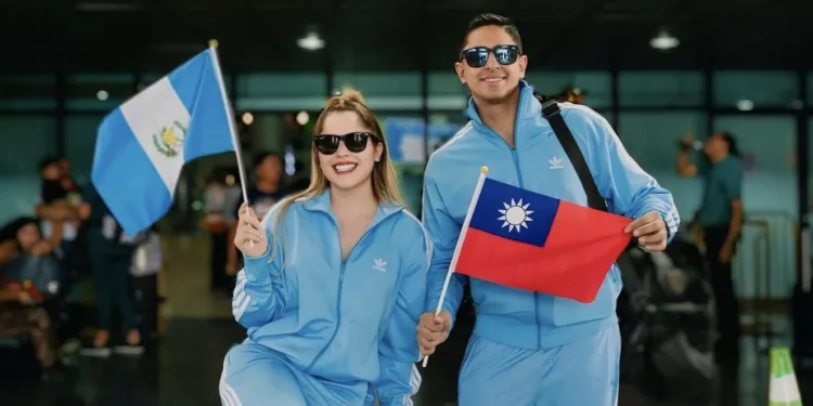 Guatemaltecos creadores de contenido emprenden aventura hacia Taiwán