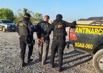 El gobierno de Arévalo es importante aliado de EEUU en lucha contra el narcotráfico, pero la corrupción sigue impactando