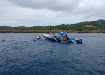 Recuperan el último cuerpo de las víctimas de la tragedia aérea en Roatán