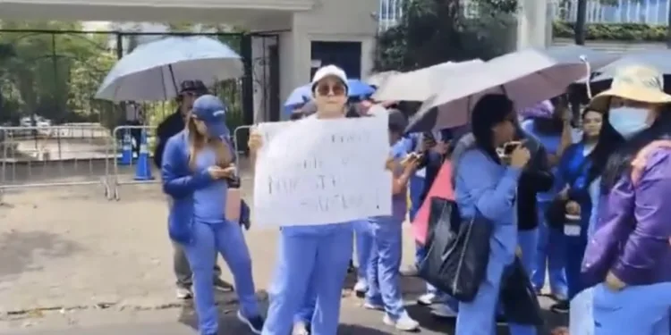 Continúa crisis hospitalaria en Honduras: Médicos en paro y pacientes sin atención