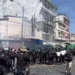 Policías guatemaltecos chocan con manifestantes anti seguro obligatorio para vehículos