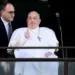 El Papa Francisco deja hospital después de 38 días de recuperación y agradece a la multitud