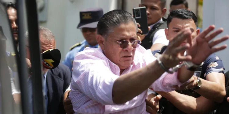 Exdiputado y periodista hondureño arrestado por denuncia de violencia intrafamiliar