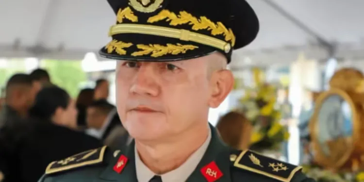 Cuestionado jerarca militar hondureño niega vinculación política a pesar de decantarse por el oficialismo