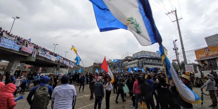 Sindicalistas mantienen la amenaza de bloqueos en 33 puntos de Guatemala mientras Salud insiste en el diálogo
