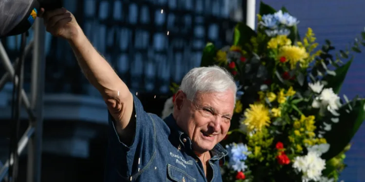 Dictadura de Nicaragua condiciona ingreso de Martinelli a aclaración de alerta de Interpol y mantiene su protección en embajada