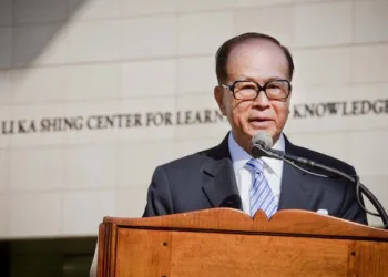 El magnate hongkonés Li Ka-shing, dueño de CK Hutchinson y uno de los empresarios más influyentes de Asia./Foto CK Hutchinson