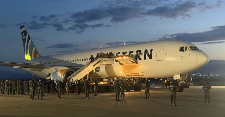 Honduras reporta el traslado humanitario de migrantes venezolanos desde EEUU