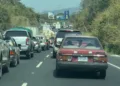 Congestionamiento en la autopista Palín-Escuintla, Guatemala, debido a los trabajos de reparación en el kilómetro 44.
