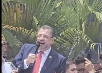 Chaves escala su ofensiva contra el Poder Judicial en medio de investigaciones por presuntas irregularidades