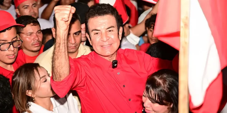 Salvador Nasralla arremete contra la candidatura de Rixi Moncada y respalda comunicado de la Unión Europea