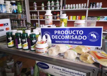 Costa Rica enfrenta crisis por contrabando de medicinas y bloqueo a la venta de fármacos más baratos