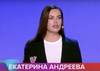 Presentadora estrella de la TV rusa vinculada a Putin tiene nacionalidad hondureña, según investigación